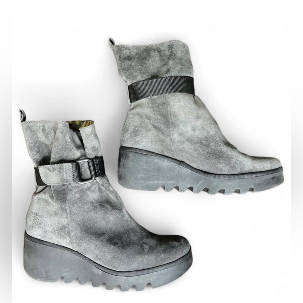 Women’s Fly London blit wedge Suede Leather bootie in color diesel. - Picture 2 of 7